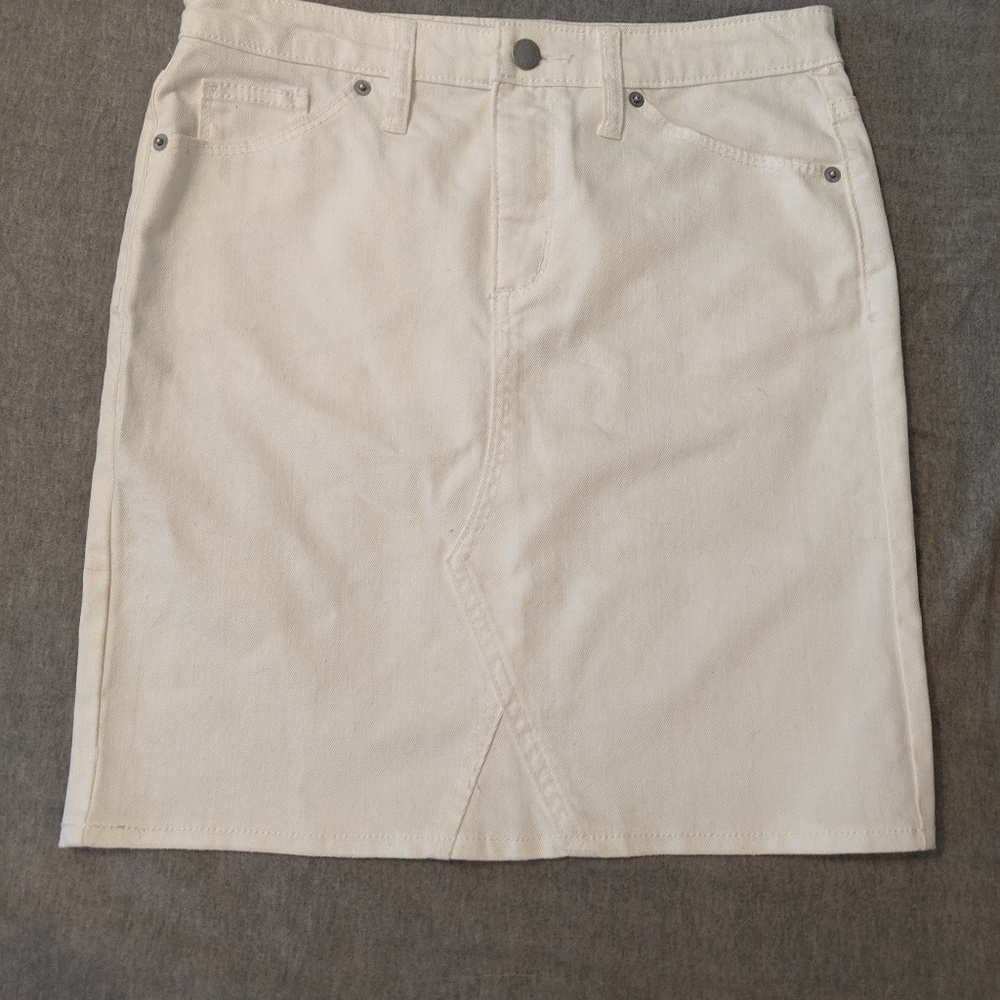 Like new white denim above the knees skirt